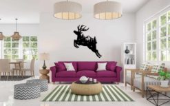 Wanddecoratie - Springend hert rendier met gebergte